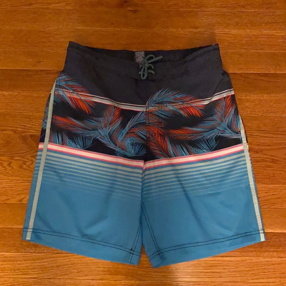 Men’s swimming trunks